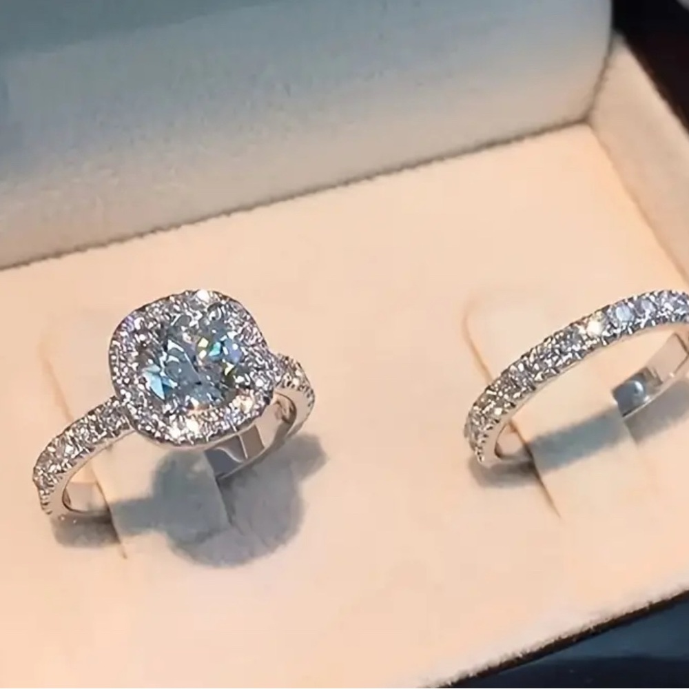 Sparkling Zirconia Solitaire and Eternity Ring Set in Silver Plated Titanium NWT